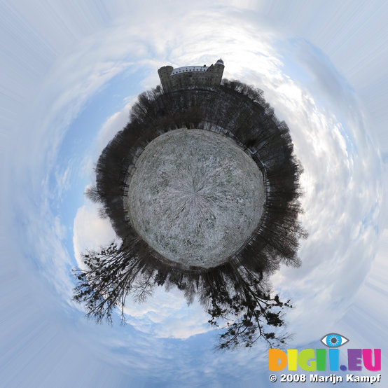 SX02067-02103 Wewelsburg Castle planet